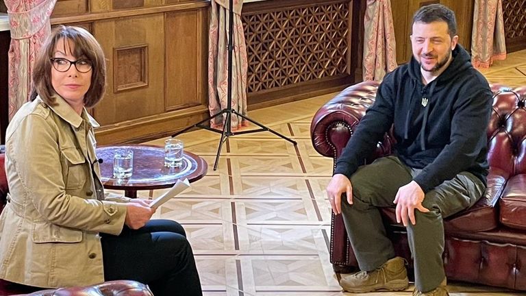  Moment, als Wolodymyr Selenskyj während seines Interviews mit Kay Burley hörte, dass Deutschland Panzer zusagte